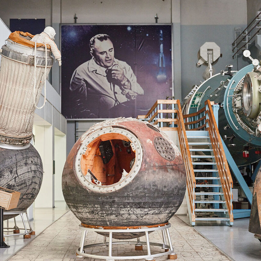 Спускаемый модуль первого пилотируемого корабля «Восток» в музее Ракетно-космической корпорации «Энергия»