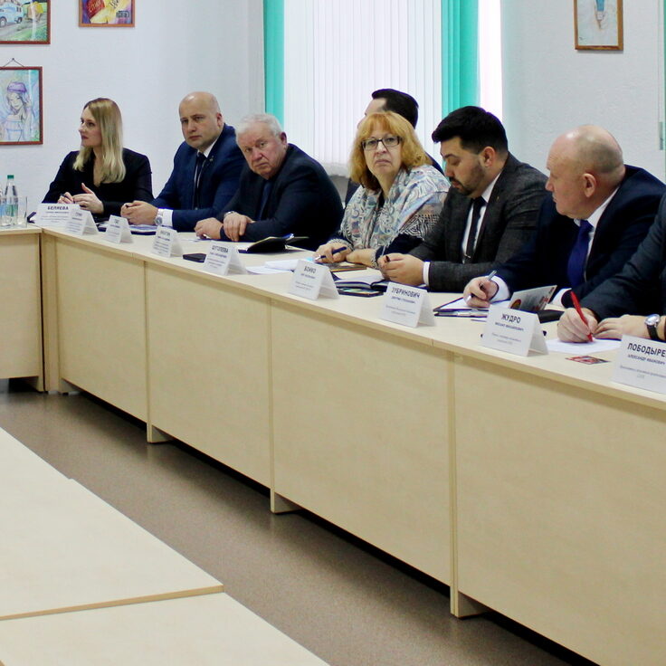 Экспертный диалог «Выборы-2025: региональное измерение»