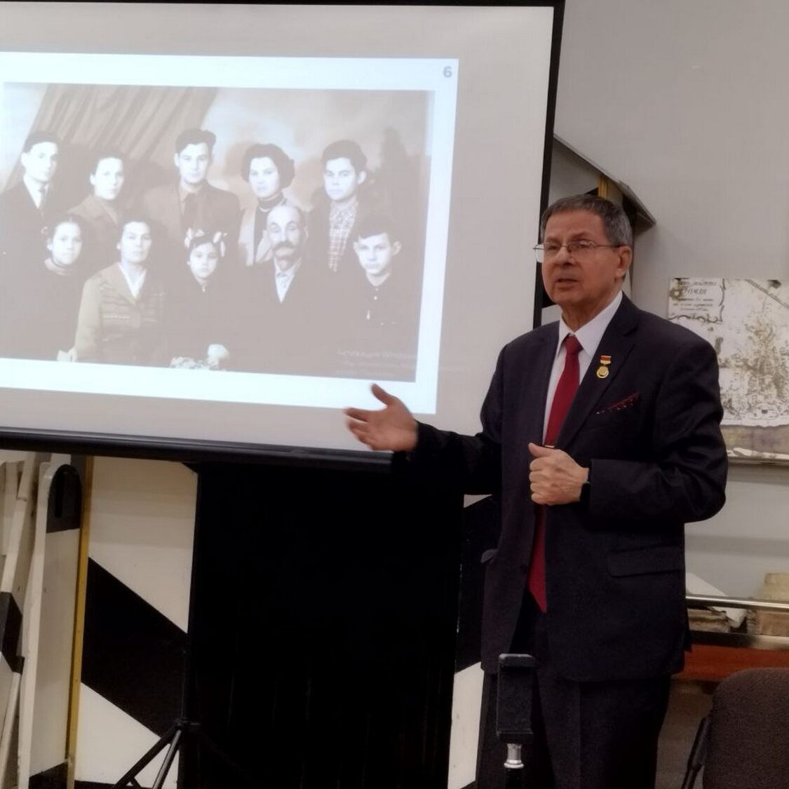Презентация книги Юрия Плескачевского «Жареный борщ. Послевоенный Гомель глазами пацана. Фрагменты»