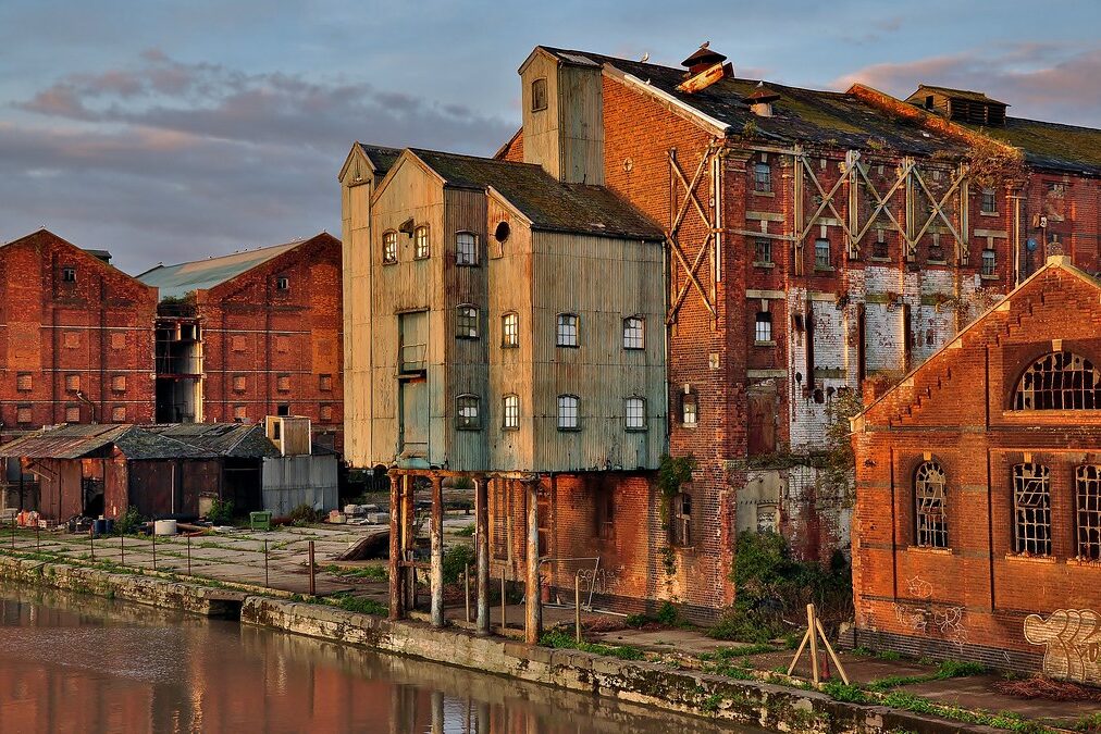 Морозова, Е. Б. Развитие категории художественного в промышленной архитектуре Беларуси