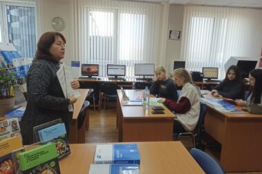 Практические занятия студентов БГУКИ в РНТБ