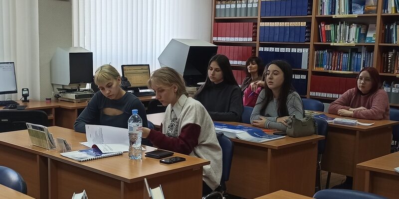 Практические занятия студентов БГУКИ в РНТБ