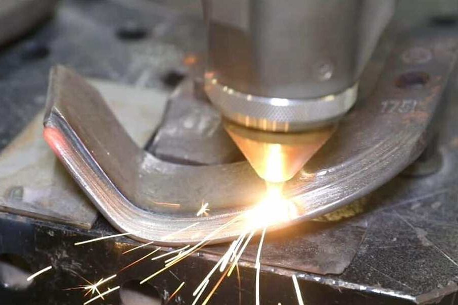 Оптимизация параметров лазерного легирования стали 30ХГСН2А с использованием генетического алгоритма и нейросетевого моделирования /