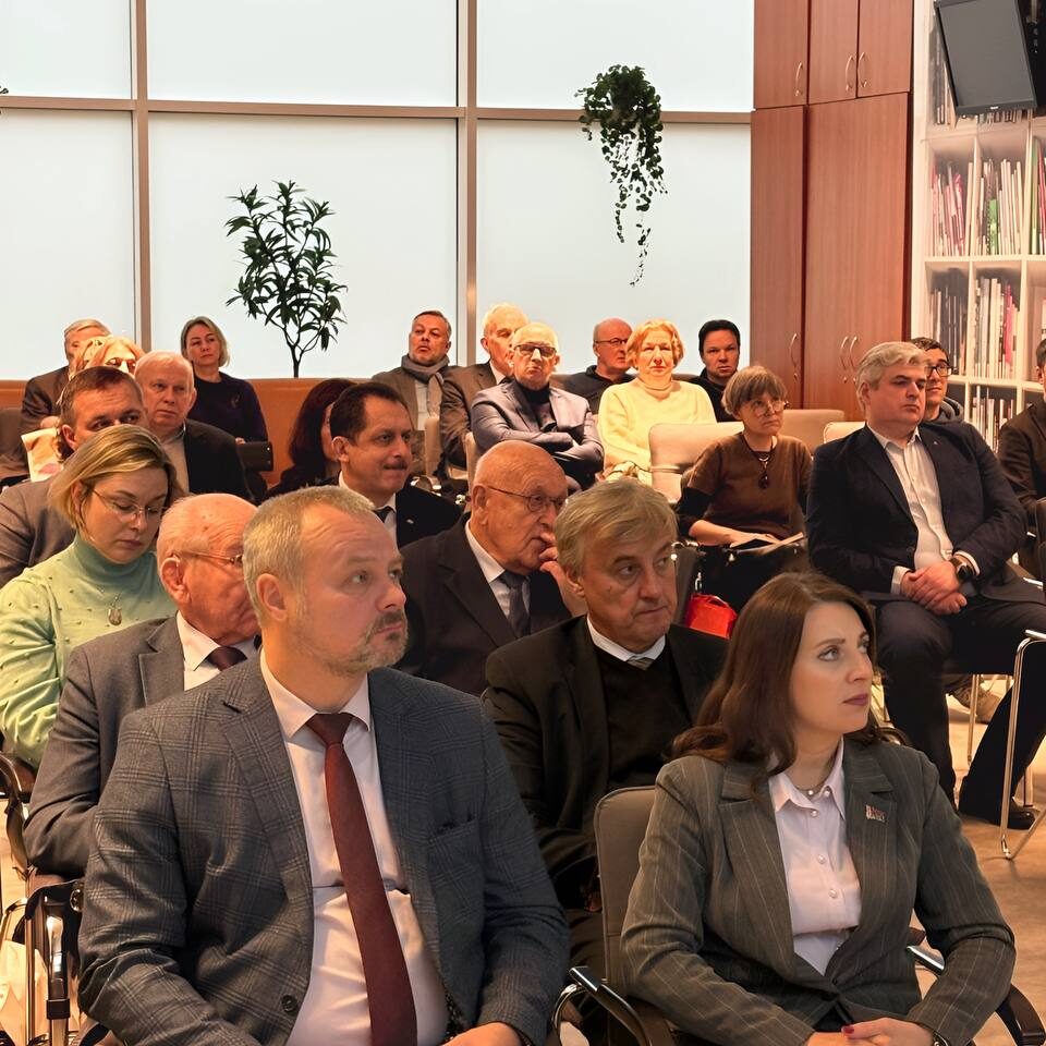 директор ГУ «БелИСА» Владимир Александрович Суша и заместитель Председателя ГКНТ Татьяна Григорьевна Столярова и