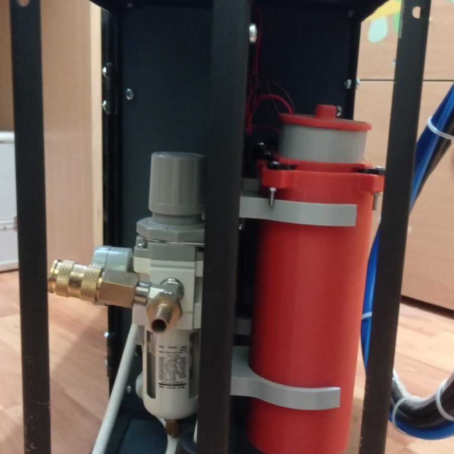 Матюш Игорь в номинации «Изобретение» с работой «Разработка устройства для холодного газодинамического напыления с функцией очистки металла».