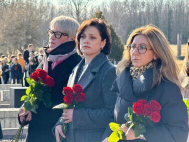 делегация ГКНТ и РНТБ в Хатыни