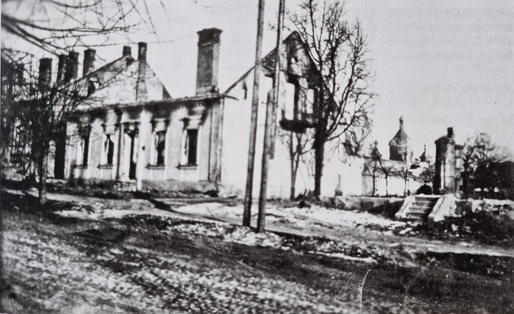 13_рис_улица 17 сентября_Брест_1944-1945